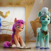 Neue Helden: Izzy (1. v. l.) und Sunny (2. v. l.) müssen Equestria retten.