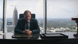 Machtversessen und narzisstisch: Jeff Daniels als Firmenboss Charlie Croker.