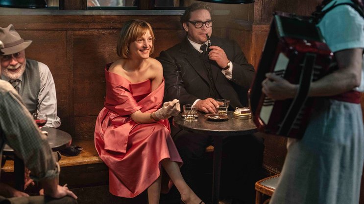 Verlieben sich in Paris: Bachmann (Vicky Krieps) und Frisch (Ronald Zehrfeld).