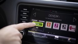 Kein UKW in Tunneln! Da sind Auto­fahrer weiter auf DAB+ angewiesen.