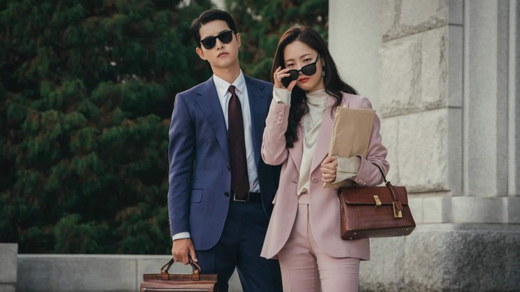 Adrette Anwälte: Vincenzo (Song Joong-ki) und Hong Cha-young (Jeon Yeo-been).