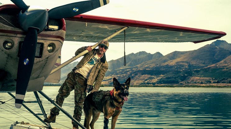 Immer an James’ (Brad Pitt) Seite: Schäferhund Odin, der mit ihm schon an der Front war.