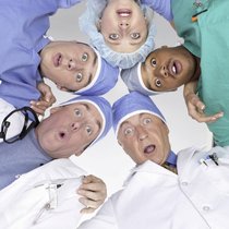 Bitterbös und herzallerliebst: Die Anfänger-Ärzte sorgten für Traumquoten.