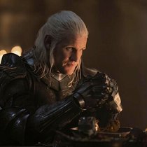 Alle Zeichen stehen auf Krieg: Daemon Targaryen (Matt Smith) hat schon mal die Rüstung montiert.