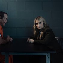 Melissa (Annaleigh Ashford) kann ihrem Vater (Dennis Quaid) nicht mehr in die Augen sehen.