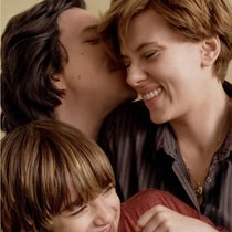 Charlie (Driver), Nicole (Johansson) und ihr Sohn in guten Zeiten.