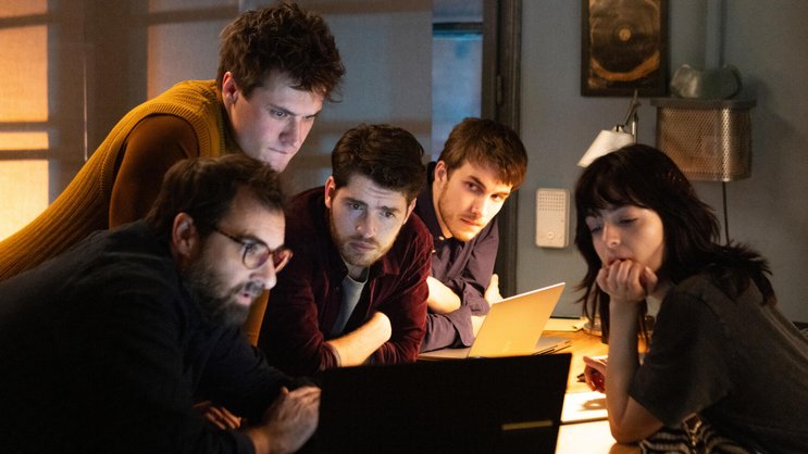 Was ist im Flugzeug passiert? Etienne, Lucas, Joshua, Aaron und Delia (v. l.) bleiben dran.