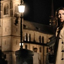 Dreh in Zürich: Cate Blanchett als Agentin vor dem Grossmünster.
