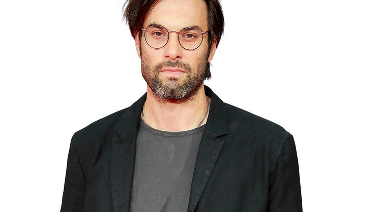 Max Simonischek. Der 39-jährige Schweizer Schauspieler («Zwingli») lebt in Berlin.