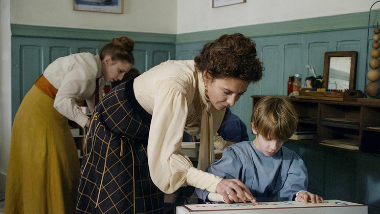 Maria Montessori (Jasmine Trinca) stellte das Wohl des Kindes ins Zentrum.