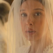 Ist sie bald Enola Tewksbury? Das klingt für die Ohren von Enola Holmes (Millie Bobby Brown) noch gewöhnungsbedürftig.