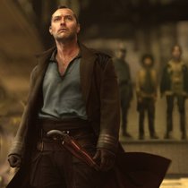 Jod Na Nawood (Jude Law) hilft der jungen Bande.