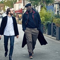 Gassi zu dritt: Die Freunde Assane (r.), Benjamin und Hündchen «J’accuse»..