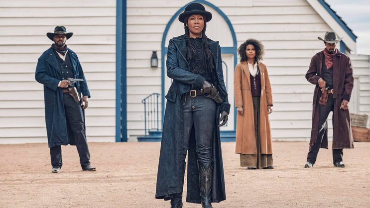 Zu allem bereit: Rufus Bucks rechte Hand Trudy Smith (Regina King) samt Gefolge.