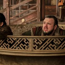 Jin (Jess Hong) und Jack (John Bradley) gelangen in eine virtuelle Spielwelt.
