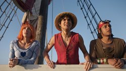 Jungpirat Ruffy (Iñaki Godoy, M.) kann wieder auf seine Freunde zählen, zum Beispiel Nami (Emily Rudd) und Usopp (Jacob Romero).