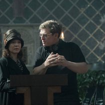 Hannah Herzsprung am Set mit Drehbuchautor und Regisseur Henk Handloegten.