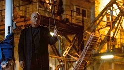 Direktor Bruno Testori (Luca Zingaretti) führt sein Gefängnis mit eiserner Hand.