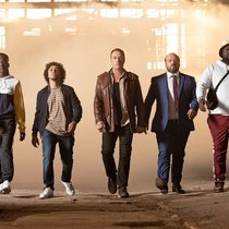 Na ja, zittern wird die Mafia bei dieser Heldentruppe um Van Damme (M.) wohl nicht gerade.