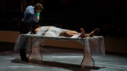 Dexter Morgan (Patrick Gibson) muss erst lernen, mit seinen Mordgelüsten umzugehen.