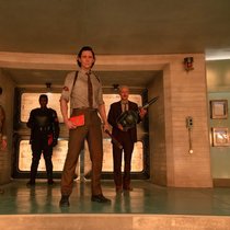 Führt Loki (Tom Hiddleston, M.) seine Mitstreiter ans Ziel?