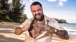 Als attraktiven Adonis nimmt sich Cosimo vor allem selber wahr. Hauptsache, ihm gefällt’s!