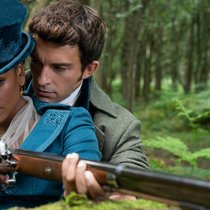 Tiefe Blicke und grosses Verlangen: Kate Sharma (Simone Ashley) und Anthony Bridgerton (Jonathan Bailey).