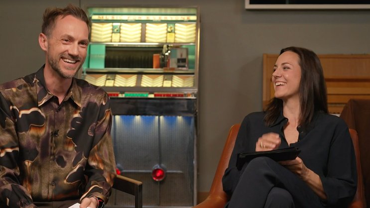 Ihr erste gemeinsame Moderation bestand aus einer Talkrunde mit Schweizer Kulturschaffenden: Nina Mavis Brunner und Nino Gadient.