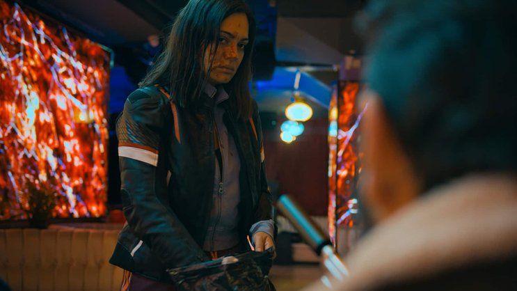 Annika (Nilam Farooq) legt sich mit üblen Dealern an.