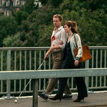 Der blinde Nathaniel (Sven Schelker) und Milla Nova (Lia von Blarer) sind seit langem eng befreundet.