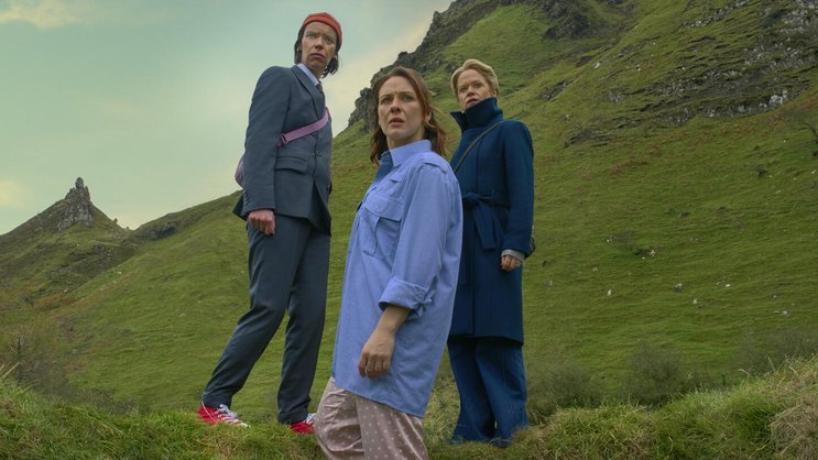 Die Jugendfreundinnen Dara, Soarsie und Robyn (v. l.) suchen nach Greta.