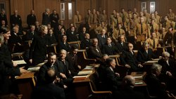 Offener Schlagabtausch im Reichstag: Der Streit zwischen SPD und NSDAP droht zu eskalieren.