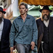 Hank (Butler) gerät an zwei jüdisch-orthodoxe Brutalobrüder.