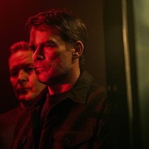 Der «dunkle Begleiter» erwacht: Dexter (Michael C. Hall) fragt erneut seinen verstorbenen Vater (James Remar) um Hilfe.