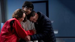 Starker Bund: Casey, Zahid & Sam finden trotz Widrigkeiten stets von neuem zusammen.
